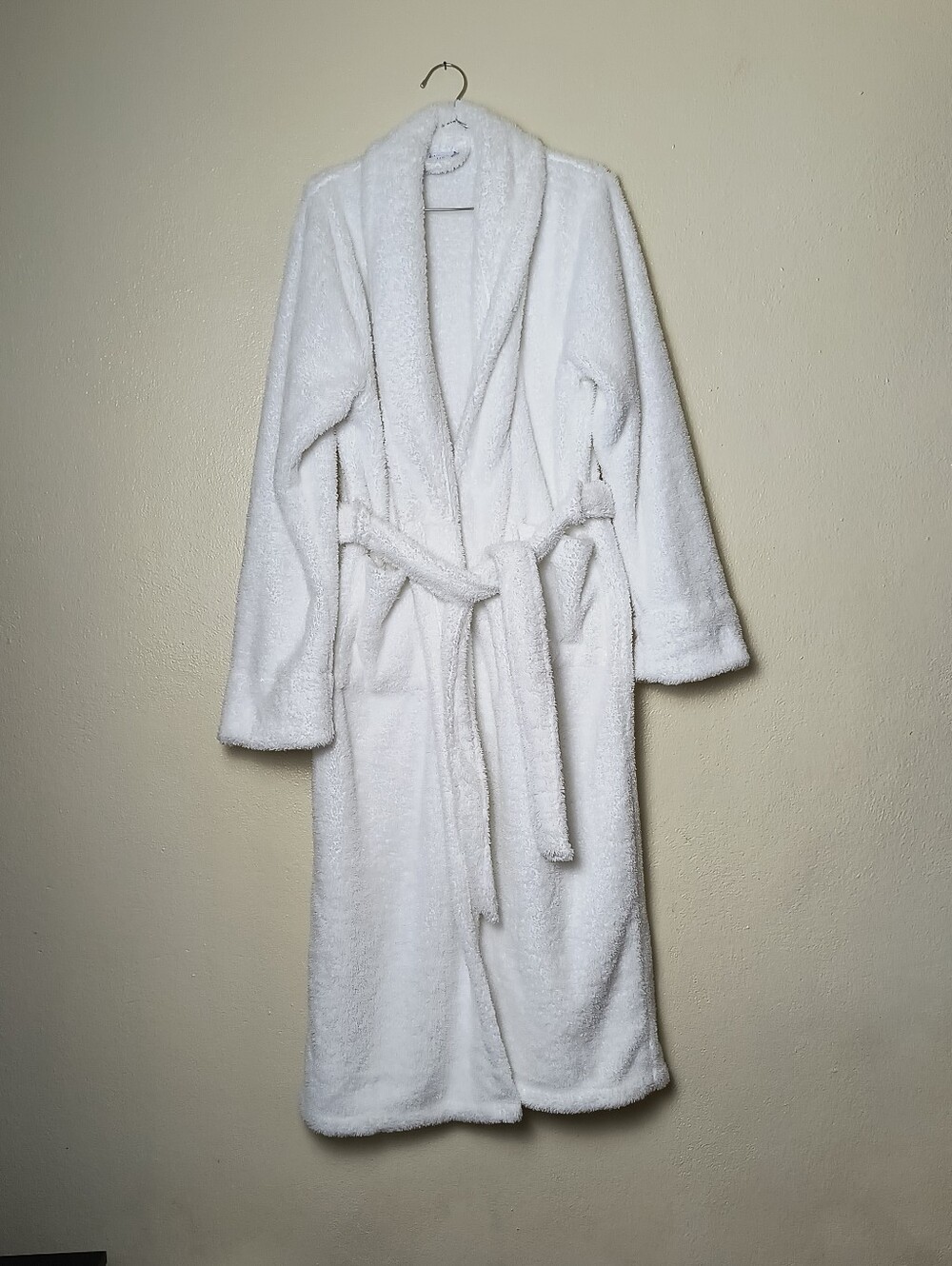 Bath & Body Works White Plush Robe Label - L/XL Turkey